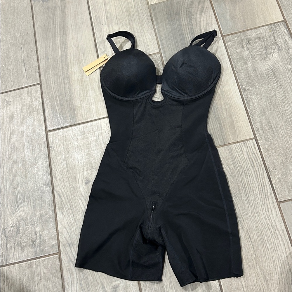 SHAPELLX Women’s Strapless Shapewear Deep Plunge Tummy Control Bodysuit D+ Cup - Picture 6 of 8